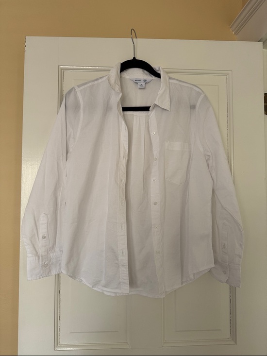 Old Navy Tops - Classic White Women’s Button-Down Shirt - Petite